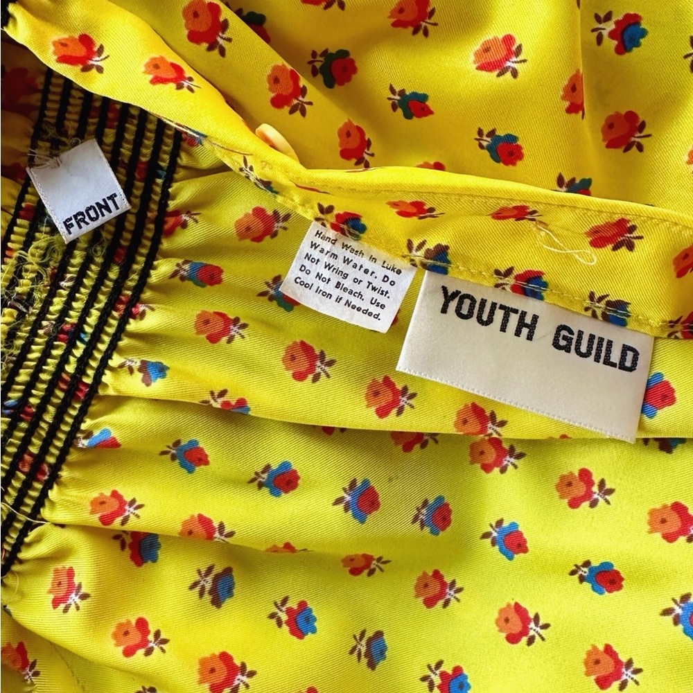 1960s Smocked Retro Maxi Dress - Picture 11 of 11